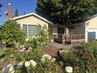Building Photo - 349 Brockhurst Dr
