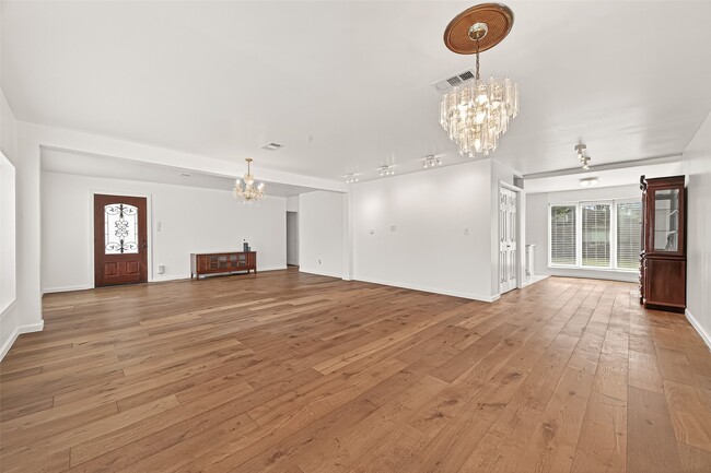 Building Photo - 10823 Sandstone St