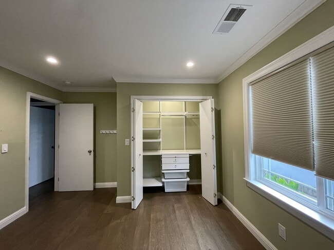 Building Photo - 619 Santa Florita Ave