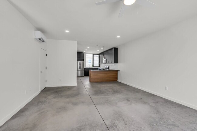 Building Photo - Brand-New Townhome Just Minutes from Downt...
