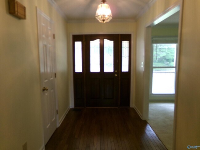Building Photo - 15010 Carlisle Dr SE