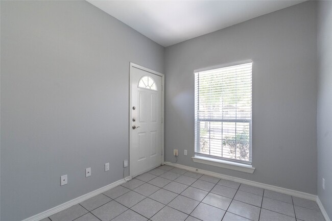 Building Photo - 1122 Ryon St