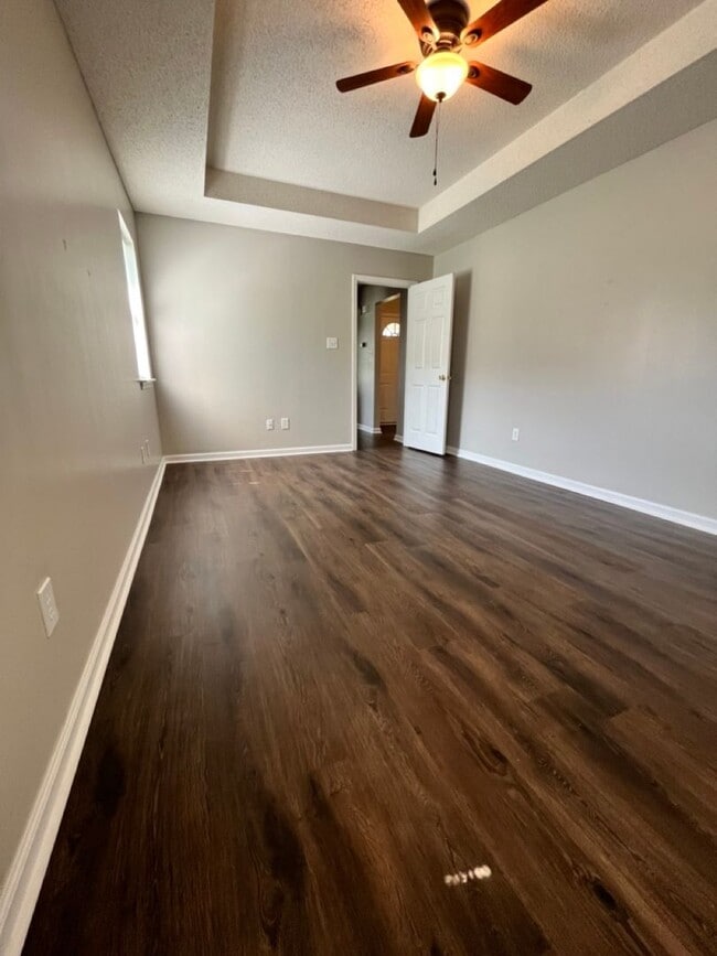 Building Photo - 206 Worthington Ln