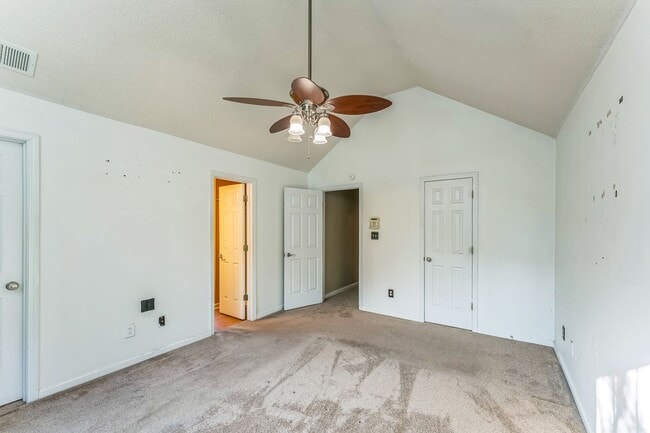 Building Photo - 2945 Highland Hill Pkwy