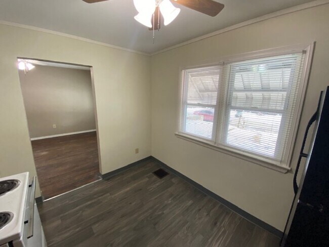 Building Photo - 2629 Grasmere Ave