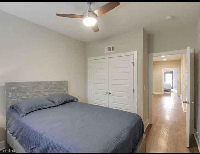 Building Photo - 4 br, 2.5 bath House - 421 Moore Avenue B