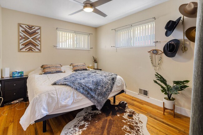 Building Photo - 3815 S Knox Ct