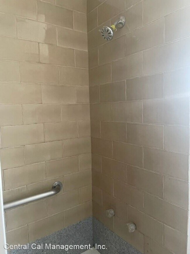 Building Photo - 2 br, 1 bath House - 2124 Pacific St