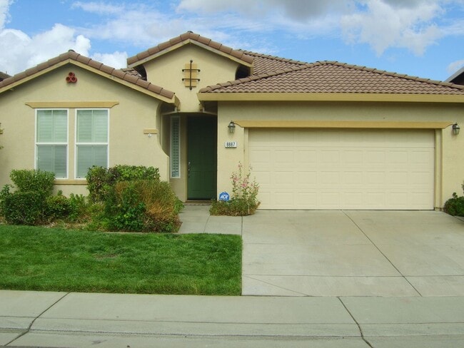 Primary Photo - Lovely home, gardener, some utilities included