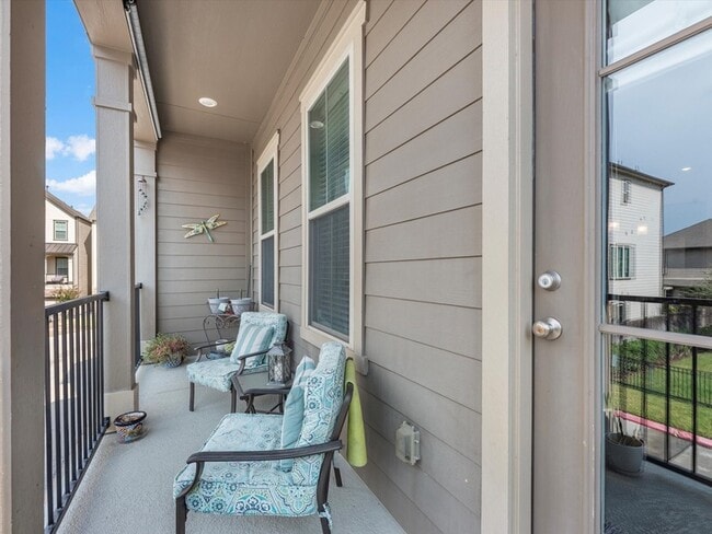 Building Photo - 1762 Sierra Crest Dr