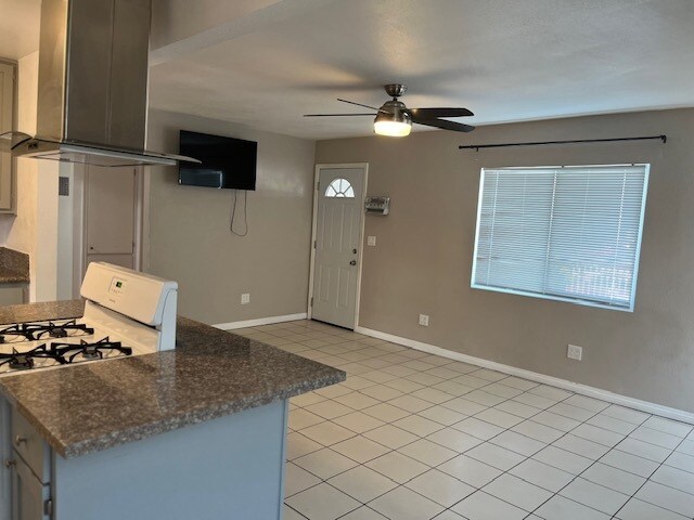 Building Photo - 13433 Cerise Ave