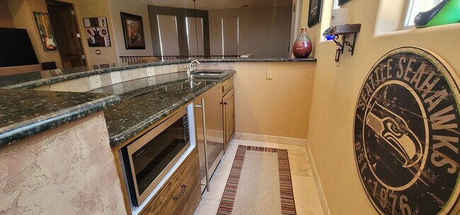 Building Photo - FURNISHED Single Family Home-RATE DISPLAYED IS FOR WINTER SEASON