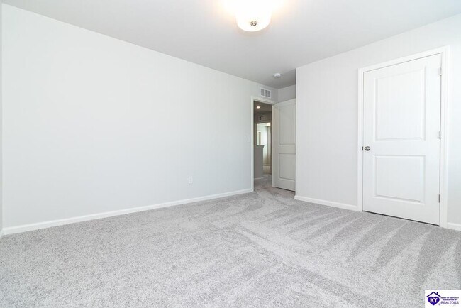 Building Photo - 104 Ashwood Ave