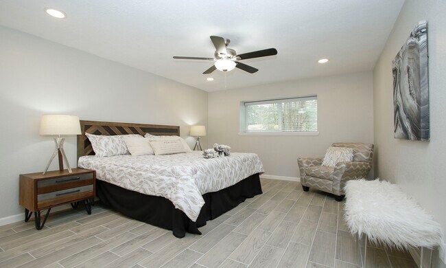 Building Photo - 25607 Pecan Valley Cir