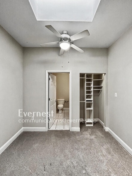 Building Photo - 2418 E Franklin St