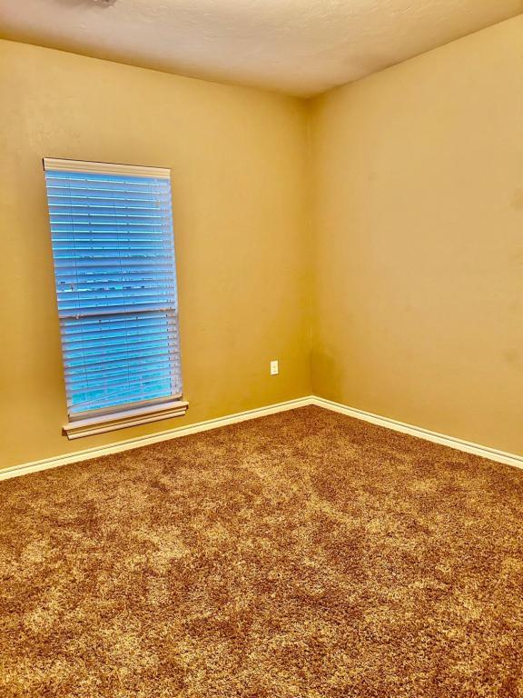 Building Photo - 1534 NE Stone House Dr