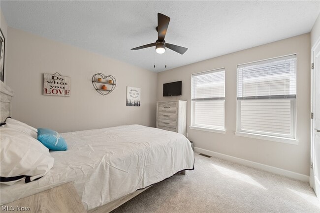 Building Photo - 2250 E 100th St