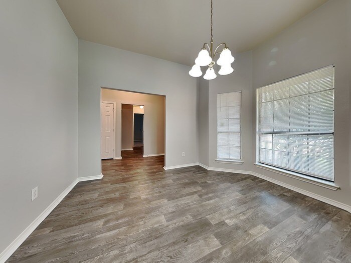 Building Photo - 11825 Hickory Garden Dr