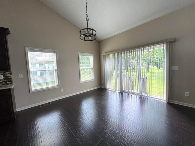 Building Photo - 1166 Lenox Ct