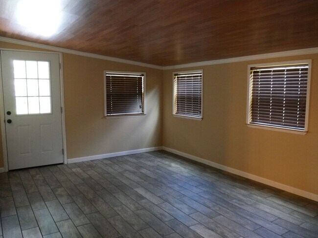 Building Photo - 3634 Becky St
