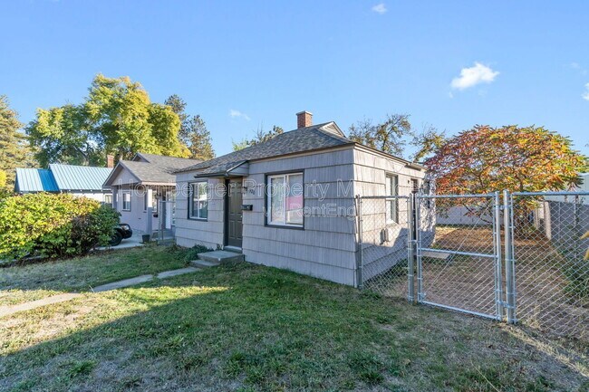 Primary Photo - 920 E North Ave