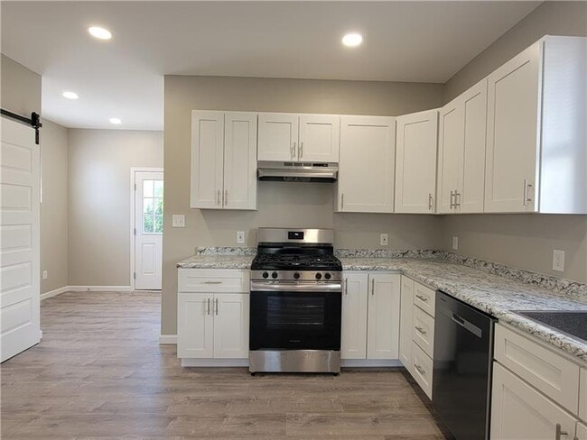 Building Photo - 1040 Wilson Pl