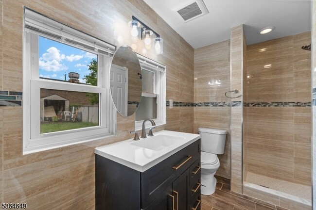 Building Photo - 70 Bruno St