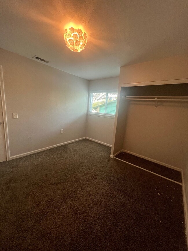 Building Photo - 4606 Avenida Prima St