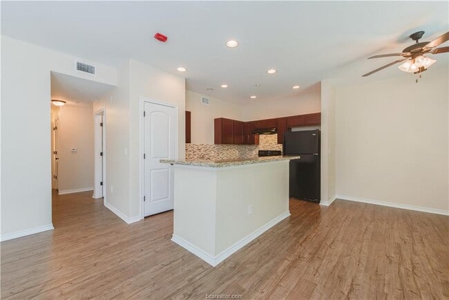 Building Photo - 1915 Dartmouth St