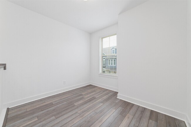 Building Photo - 10974 Swang Link Dr