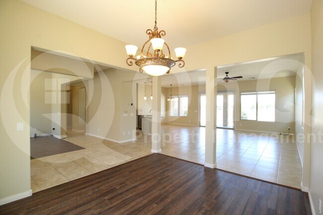 Building Photo - 17824 W Cedarwood Ln