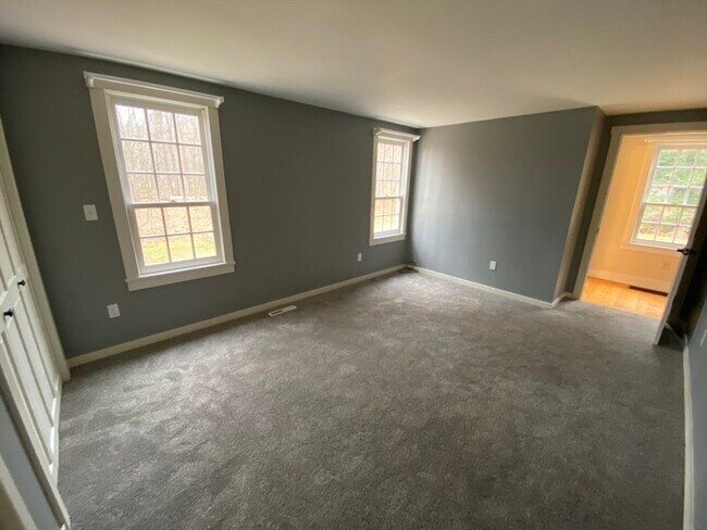 Building Photo - 55 Montague Rd