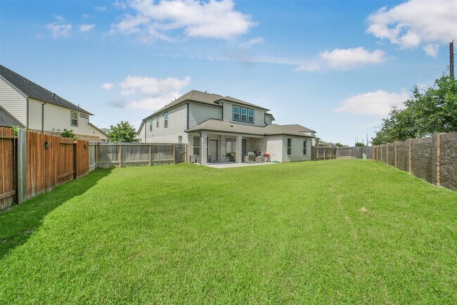 Building Photo - 23610 Iris Field Ct