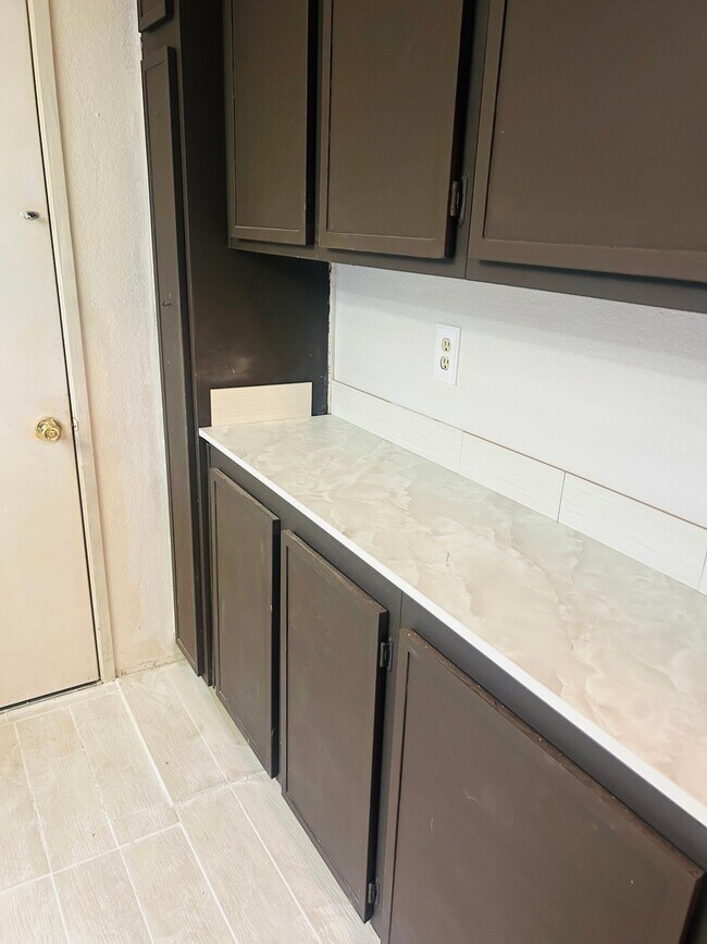 Building Photo - 27239 Coronado Way