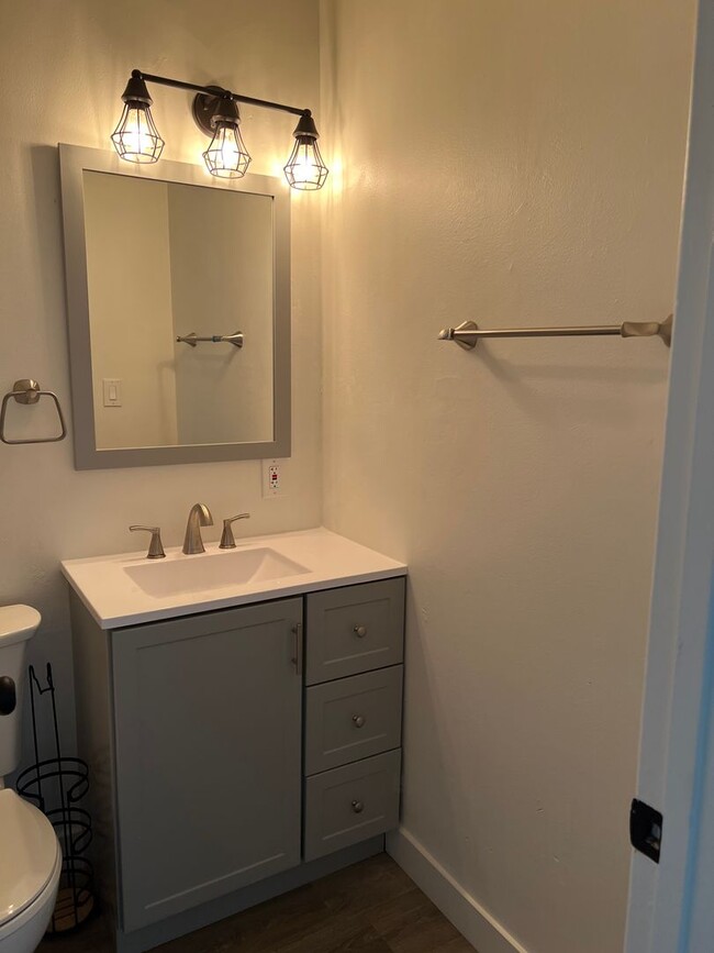 Building Photo - Two Bedroom Condo for Rent in Vacaville