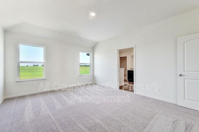 Building Photo - 18640 Quiet Range Dr