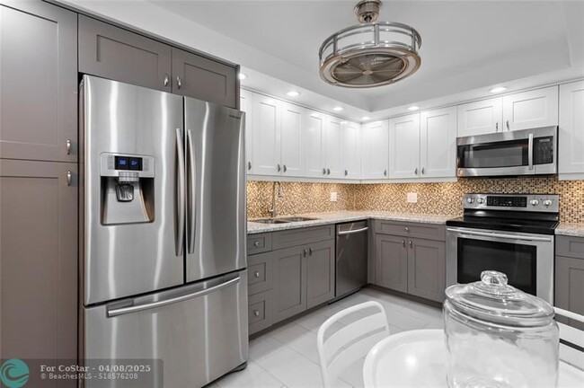 Building Photo - 3500 Galt Ocean Dr