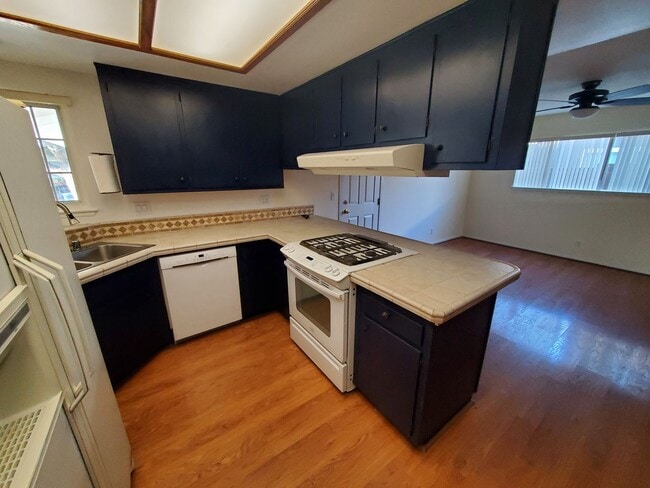 Building Photo - Wonderful Mid Century Home available for lease