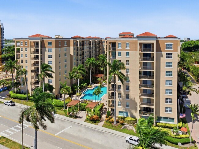 Building Photo - 1801 N Flagler Dr