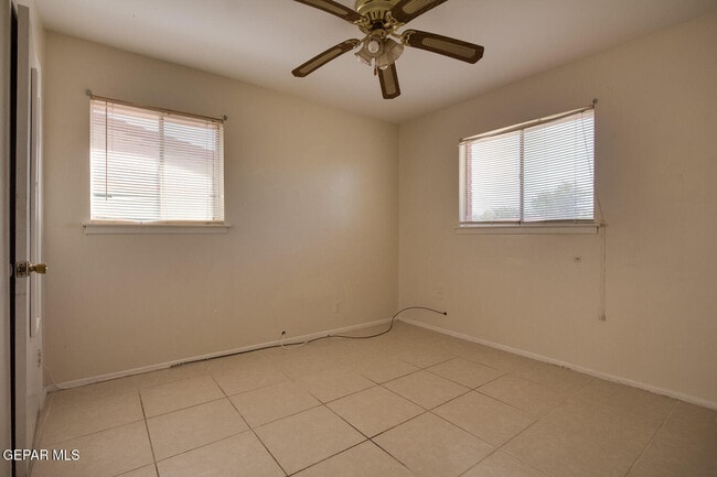 Building Photo - 5729 Waldorf Dr