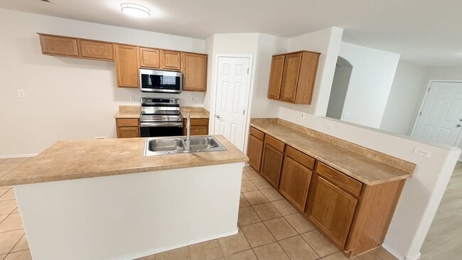 Building Photo - 45677 W Ranch Rd