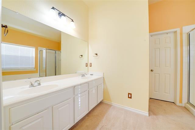 Building Photo - 9724 Water Tree Dr