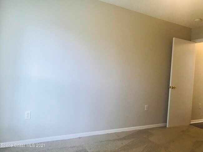 Building Photo - 2824 Maderia Cir