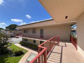 Building Photo - 212 Oxford 400