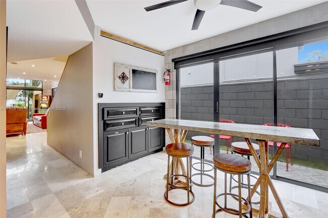 Building Photo - 322 Hendricks Isle