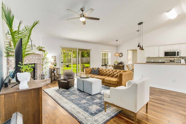 Building Photo - Available first week of May!