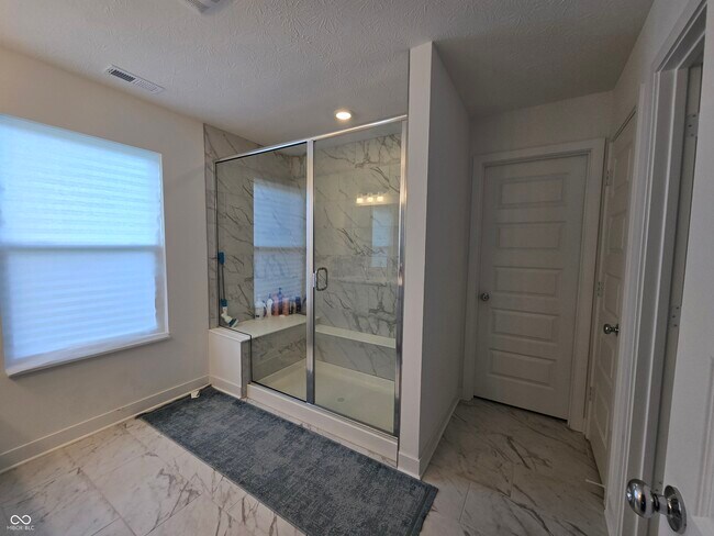 Building Photo - 5128 Summerton St