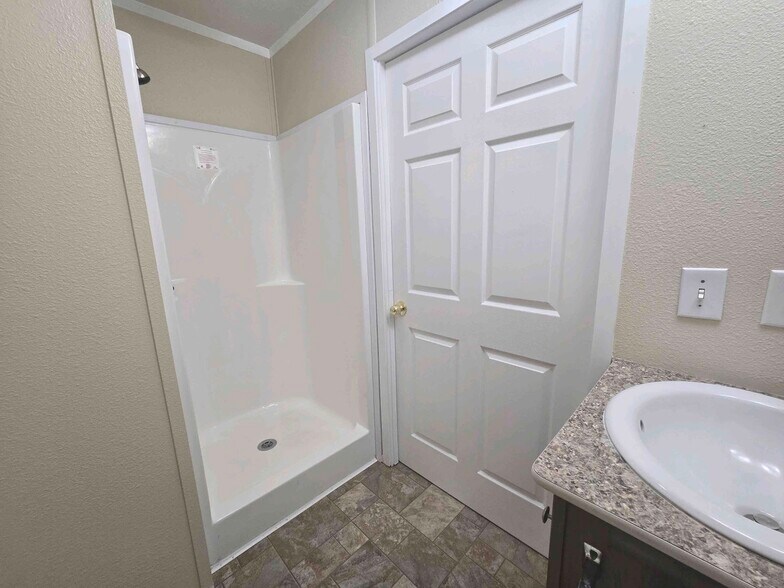 Building Photo - 709 N Collins Fwy