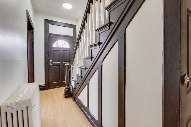 Building Photo - 836 Industry St