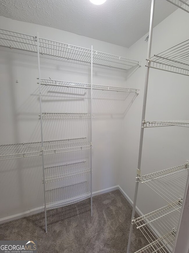 Building Photo - 25 Elberta Dr